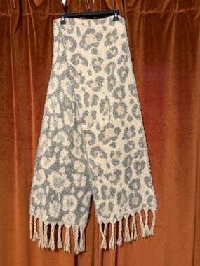 a new day Plush Faux Fur Scarf in Cream and Gray